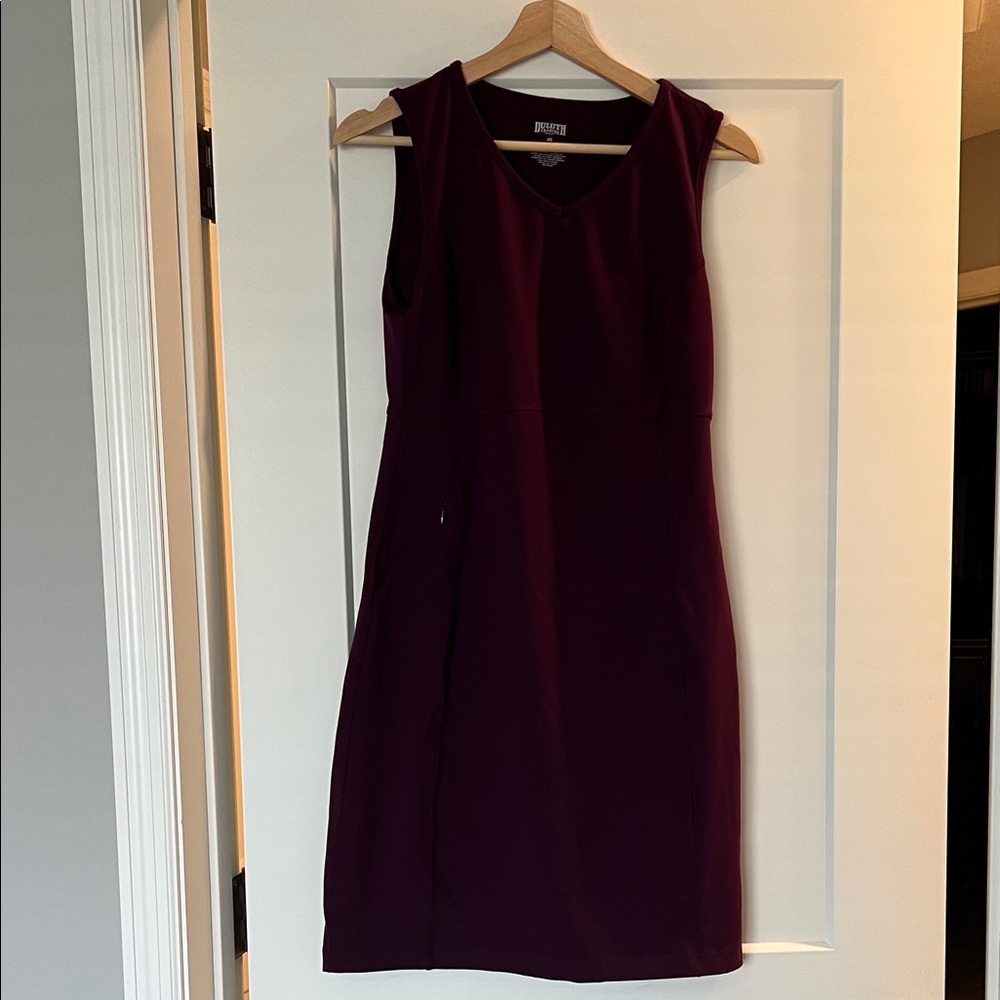 Duluth Trading Co Sleeveless V-Neck Midi Dress in Plum